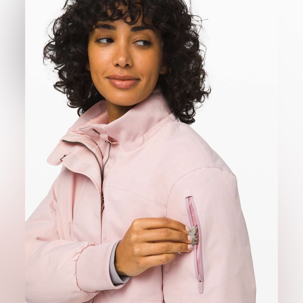 Lululemon Winter Warrior Coat•Bomber Goose Down Glyde•Porcelain Pink•FLAWLESS•4 - Picture 4 of 16
